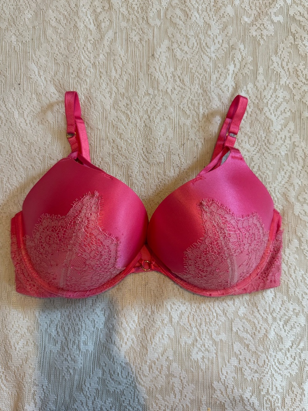 Victoria’s Secret bombshell plunge lace push up bra